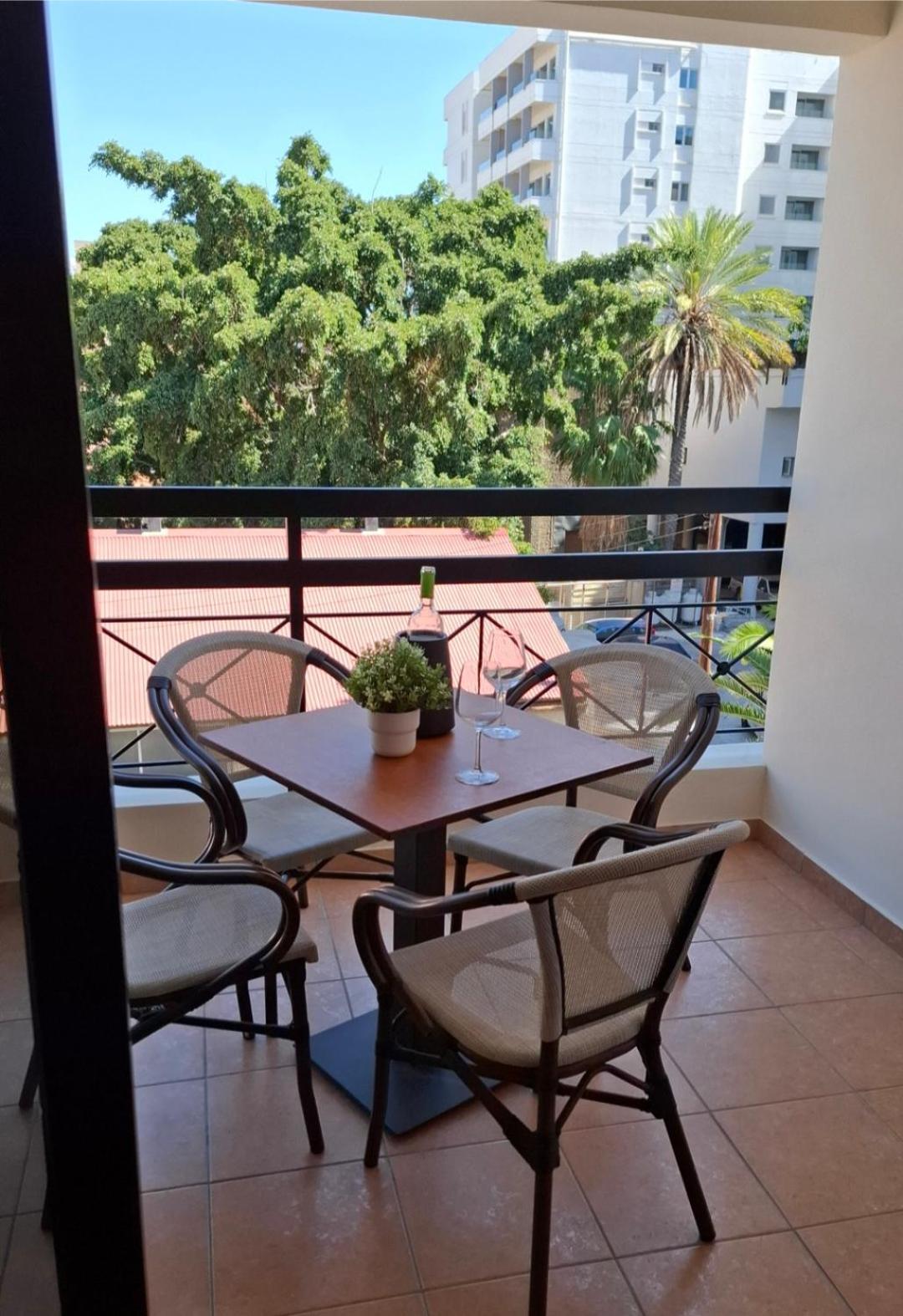By The Way Apartment 1 Larnaca Exterior foto
