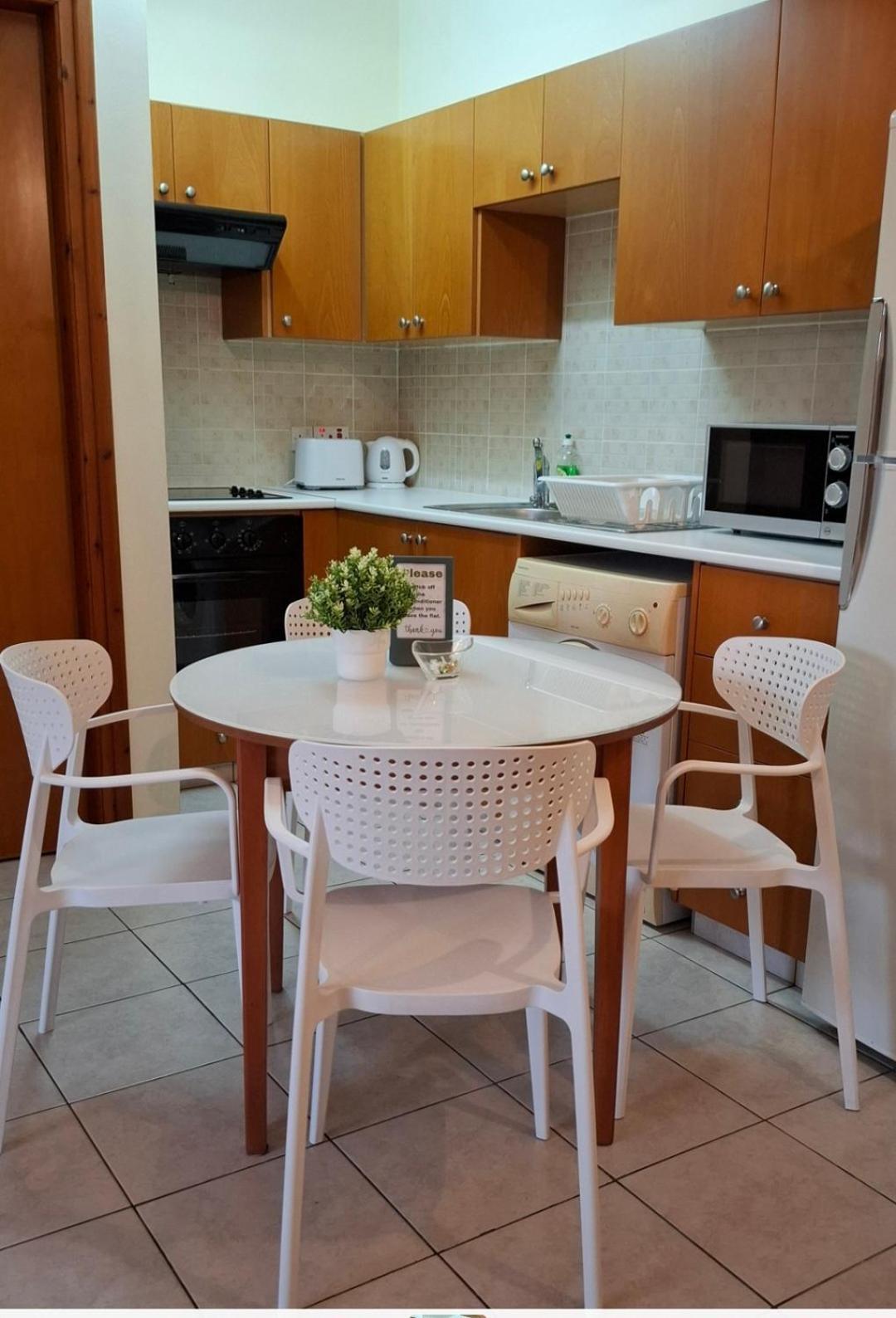 By The Way Apartment 1 Larnaca Exterior foto